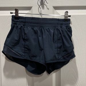 Lululemon Hotty Hot 2.5” Shorts